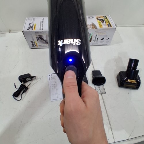 SHARK HANDHELD CORDLESS ULTRA CYCLONE VACUUM - 100W - BLACK/GOLD (MODEL: CH951C) image 2