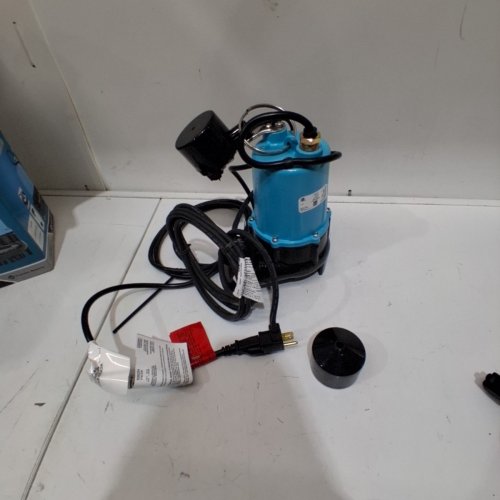 LITTLE GIANT AUTOMATIC SUBMERSIBLE CAST IRON SUMP PUMP - 10FT CORD - 1/3 HP - 115V - 3000 GPH - BLUE (MODEL: BSC33V) image 3