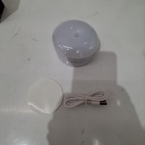 360° ROTATING MOTION SENSOR PUCK LIGHT - WARM WHITE image 4