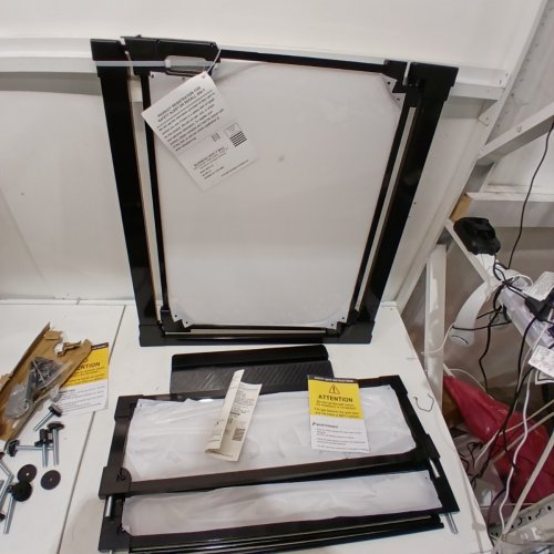 WAOWAO CLEAR ACRYLIC BABY GATE WIDE INDOOR PRESSURE MOUNTED CLEAR ACRYLIC PANEL EXTRA-WIDE DOUBLE-LOCK PRESSURE/HARDWARE MOUNT - 30.31" X 29.52"-33.85" - BLACK image 2
