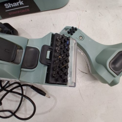 SHARK STAINFORCE CORDLESS HANDHELD CARPET/UPHOLSTERY STAIN CLEANER - GREEN (MODEL: HX101C) image 4