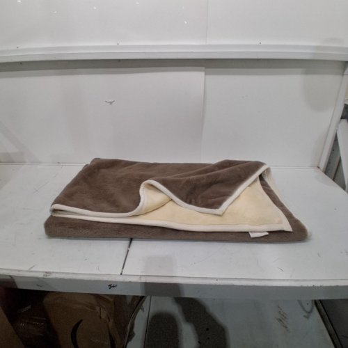 HUNTER REVERSIBLE THROW BLANKET - 60" X 70" - BEIGE/BROWN (STYLE : 1241344) image 2
