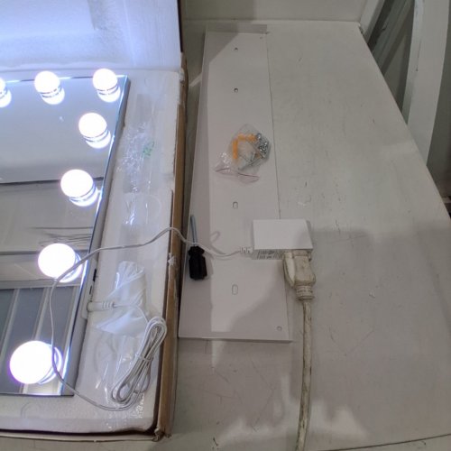 MOONEE HOLLYWOOD VANITY MIRROR WITH 3 COLOUR LIGHTING OPTIONS AND USB CHARGING PORTS -23" X 18" - (MODEL: HLW-5846) image 4