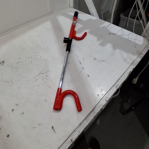 WINNER INTERNATIONAL THE CLUB BASIC ANTI CAR THEFT STEERING WHEEL LOCK - STEEL ALLOY - RED image 2