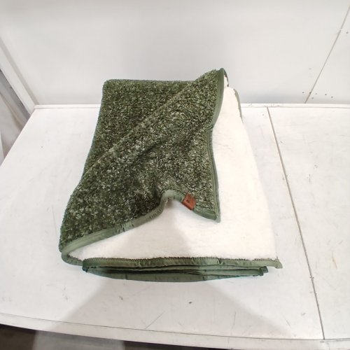 ROOTS HOME SHERPA THROW BLANKET - 50" X 70" - GREEN/WHITE (ITEM: 2620482) image 2