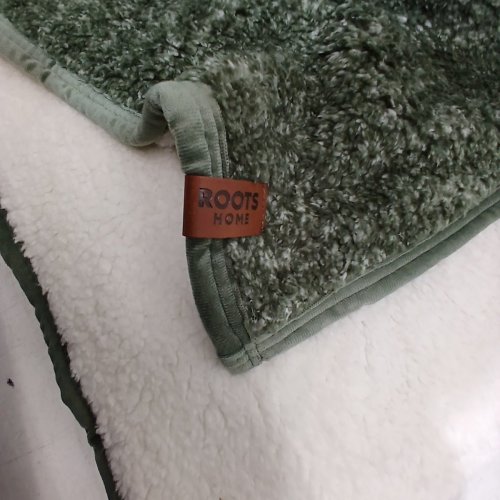 ROOTS HOME SHERPA THROW BLANKET - 50" X 70" - GREEN/WHITE (ITEM: 2620482) image 3