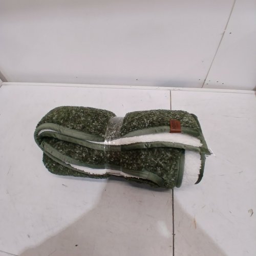 ROOTS HOME SHERPA THROW BLANKET - 50" X 70" - GREEN/WHITE (ITEM: 2620482) image 4