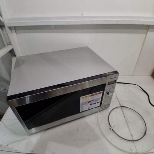 PANASONIC COUNTERTOP MICROWAVE - 2.2CU. FT. - STAINLESS STEEL (MODEL: NN-SD9655) image 6