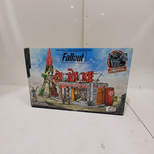 824PC MEGA FALLOUT RED ROCKET BUILDING TOY KIT WITH 2 ACTION FIGURES - (MODLE:HXT00) image 4