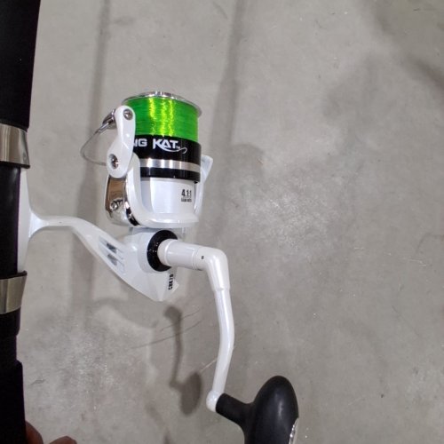 BPS KING KAT ROD AND REEL SPINNING COMBO - 8FT/4.1:1 GEAR RATIO/MEDIUM HEAVY - WHITE/BLACK (MODEL: CBK870MHS-2) image 3