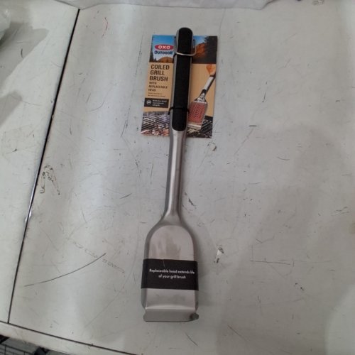 OXO COILED GRILL BRUSH WITH REPLACEABLE HEAD image 3