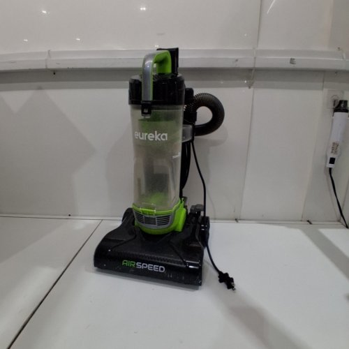 EUREKA AIRSPEED ULTRA-LIGHTWEIGHT COMPACT BAGLESS UPRIGHT VACUUM CLEANER - GREEN/BLACK (MODEL: NEU100C) image 3