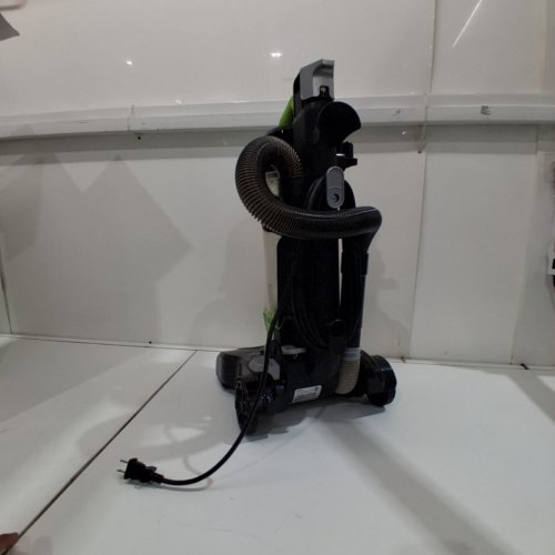 EUREKA AIRSPEED ULTRA-LIGHTWEIGHT COMPACT BAGLESS UPRIGHT VACUUM CLEANER - GREEN/BLACK (MODEL: NEU100C) image 5