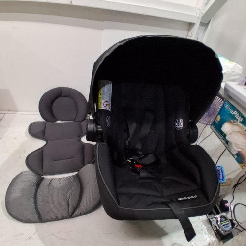 GRACO SNUGRIDE 35 LITE LX INFANT CAR SEAT - 4-35LBS CAPACITY - GOTHAM FASHION BLACK/GREY (MODEL: 2143034) image 3