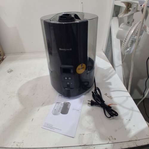 HONEYWELL DUAL COMFORT COOL & WARM MIST HUMIDIFIER WITH HUMIDISTAT, DIGITAL CONTROL PANEL, ESSENTIAL OIL CUP & AUTO SHUT-OFF - 1.5GAL - BLACK (MODEL: HWC778BC) image 4