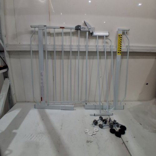 SAFETY FIRST AUTO CLOSE WALK THRU GATE - 28" X 29" - 38"- WHITE image 2