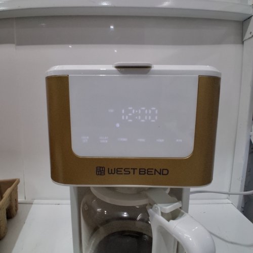 WEST BEND PROGRAMMABLE ICED & HOT COFFEE MAKER - 12 CUP - WHITE AND GOLD (MODEL: CMWB12WG13) image 2
