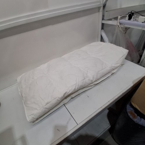 LIGHT WEIGHT COMFORTER - QUEEN - WHITE image 3