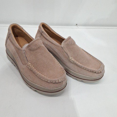 WOMEN'S SLIP-ON LOAFER SHOES - SIZE 8.5 - TAUPE image 2
