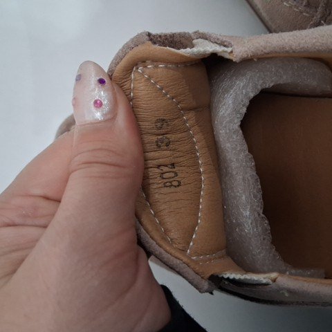 WOMEN'S SLIP-ON LOAFER SHOES - SIZE 8.5 - TAUPE image 5