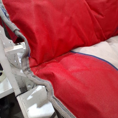 BPS XL PADDED CLUB CHAIR - 40.6" X 20.5" X 20.5" - 500LBS MAX - RED (MODEL: FC-332XL/3491209) image 4