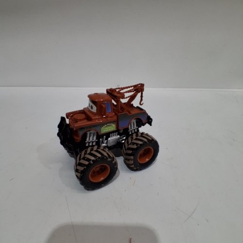 CARS MATER TOW TRUCK TOY - BROWN/BLACK image 2