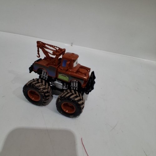 CARS MATER TOW TRUCK TOY - BROWN/BLACK image 3