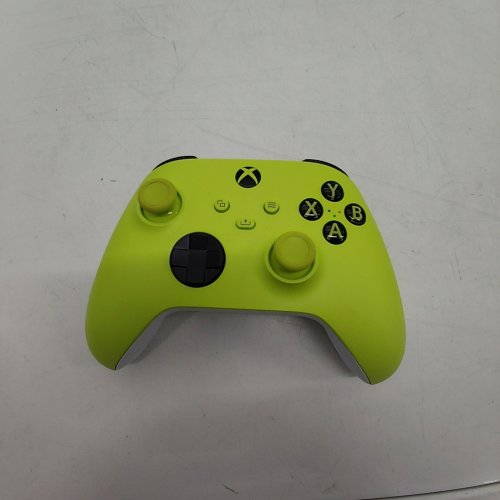 XBOX WIRELESS CONTROLLER – ELECTRIC VOLT FOR XBOX SERIES X|S, XBOX ONE, AND WINDOWS 10 DEVICES image 2