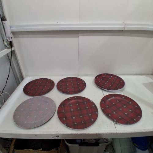 12PK IH CASADECOR PRINTED CHARGER PLATES - 13" - RED PLAID (MODEL: XM-FY 1063) image 2