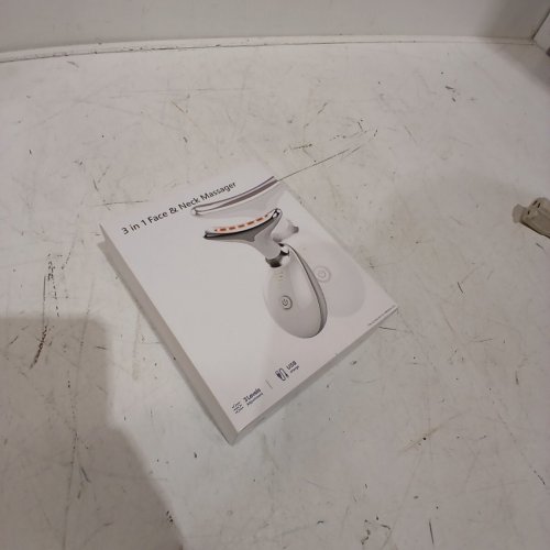 VALEE 3-IN-1 BEAUTY DEVICE FOR NECK AND FACE - WHITE (MODEL: VA-01) image 4