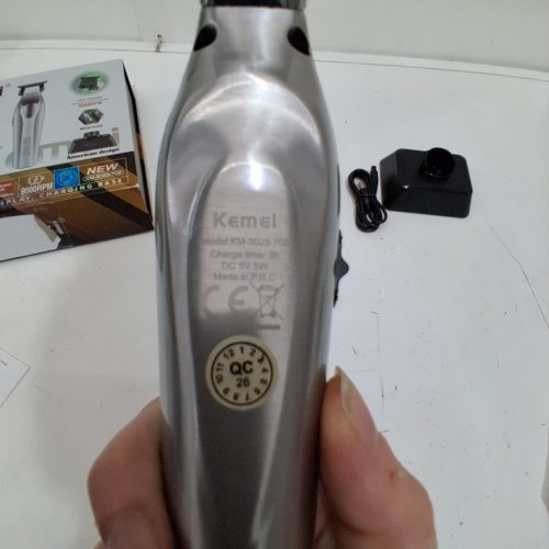 KEMEI RECHARGABLE ELECTRIC HAIR TRIMMER - 9000 RPM, 2000 MAH, 5 V - SILVER (MODEL: KM-3023-702) image 3