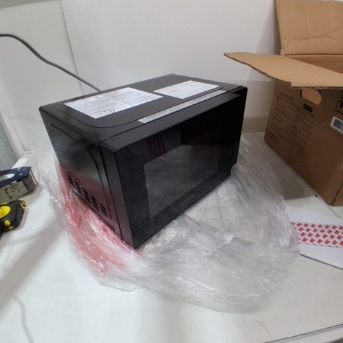 BLACK + DECKER 10 POWER LEVEL COMPACT COUNTERTOP MICROWAVE - 0.7 CU.FT / 700W - BLACK (MODEL: EM720CP7/CA) image 5