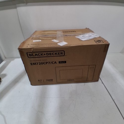 BLACK + DECKER 10 POWER LEVEL COMPACT COUNTERTOP MICROWAVE - 0.7 CU.FT / 700W - BLACK (MODEL: EM720CP7/CA) image 8