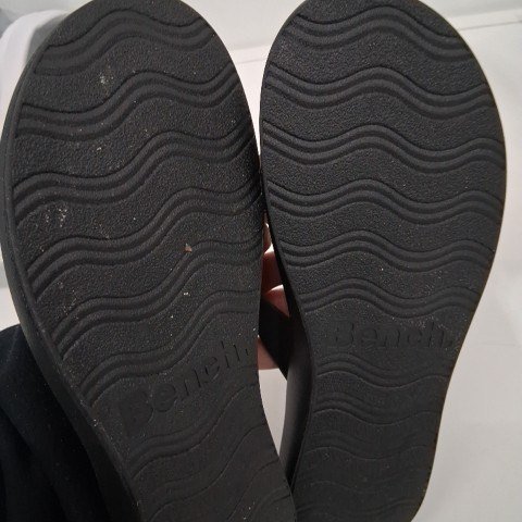 WOMEN'S BENCH COMFORT SANDALS - SIZE 9 - BLACK (STYLE: 5220009) image 3