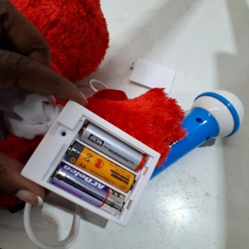 SESAME STREET ELMO KARAOKE PLUSH TOY - WITH THE BUILT-IN SPEAKER & 2 PRELOADED SONGS -9"- RED (MODEL: SMK018D) image 3