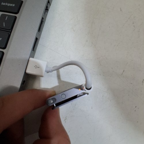 APPLE IPOD SHUFFLE 4TH GENERATION WITH WIRED EARBUDS AND USB CABLE - SILVER - (MODEL:A1373) image 2
