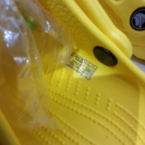 UNISEX CROCS MENS 4 WOMENS 6 - YELLOW image 2