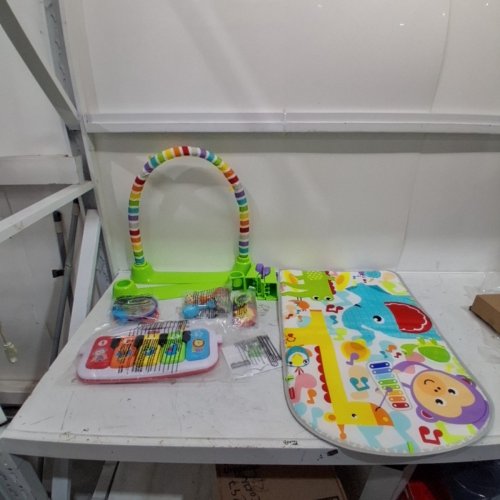 FISHER-PRICE DELUXE KICK & PLAY PIANO GYM image 3