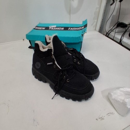 WOMENS FASHION SPORT FUR-LINED BOOTS - SIZE 12- BLACK image 2