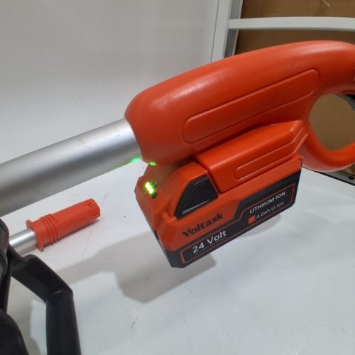VOLTASK CORDLESS ELECTRIC SNOW SHOVEL WITH 1 BATTERY AND CHARGER - 13" - 24V - BLACK/ORANGE (MODEL: SS-20B) image 3