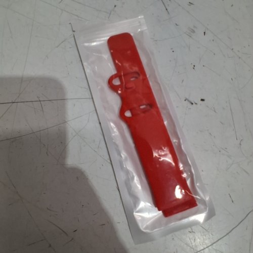 MYKOMI SOFT SILICONE BAND WATCH BAND - FOR FITBIT MODELS - RED (MODEL : 00938114480657) image 4