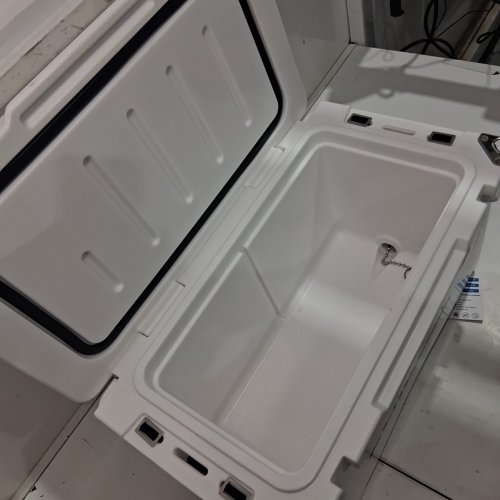 ECHOSMILE ROTOMOLDED COOLER - 40 QT - WHITE (MODEL:LCL040KB) image 4