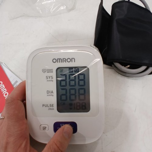 OMRON 3 SERIES BLOOD PRESSURE MONITOR - WHITE - (MODEL: BP7100CAN) image 2