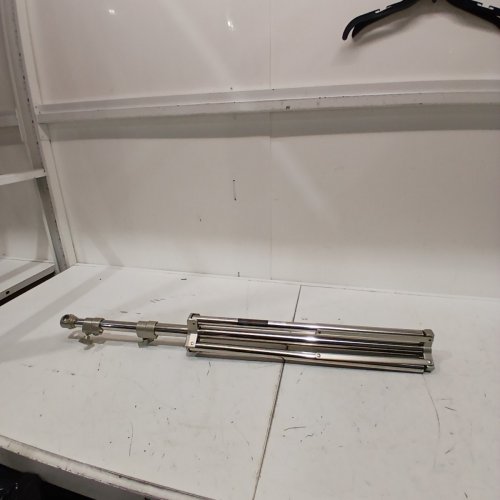 NEEWER HEAVY DUTY STAINLESS STEEL LIGHT STAND - 1/4" TO 3/8" ADAPTER - 7.2FT - SILVER (MODEL: ST-220SS) image 2