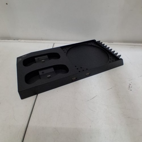 MENEEA XBOX SERIES X COOLING AND CHARGING STAND - BLACK (MODEL: PG-XBX013) image 3