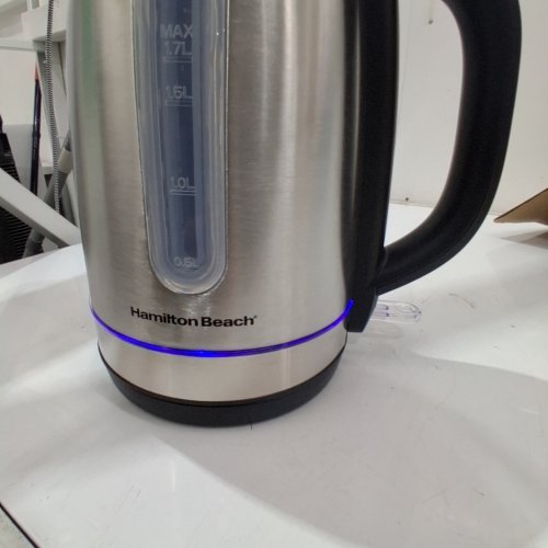HAMILTON BEACH STAINLESS STEEL ELECTRIC KETTLE WITH LED LIGHT RING - 1.7L CAPACITY (MODEL:41037C) image 2