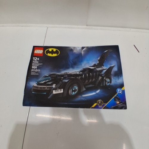 909PC LEGO DC BATMAN FOREVER BATMOBILE (MODEL: 76304) image 2