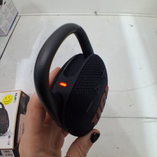 JBL CLIP 5 - ULTRA-PORTABLE WATERPROOF BLUETOOTH SPEAKER, V5.3 - BLACK (MODEL: JBLCLIP5BLKAM) image 2