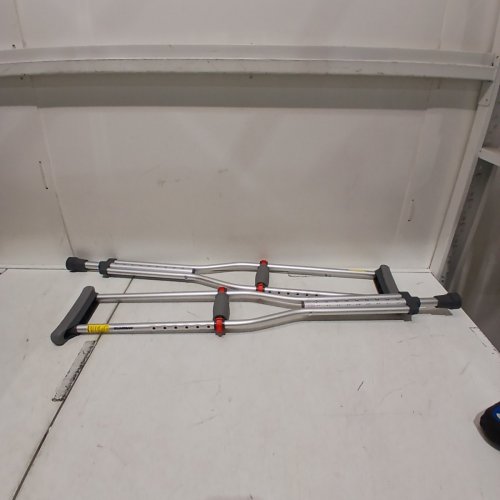 YOUTH'S MEDLINE GUARDIAN STANDARD ALUMINUM ADJUSTABLE CRUTCHES - 4'6" - 5'2" - ALUMINUM (MODEL: G92-214-8) image 2