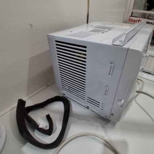 GE APPLIANCES MECHANICAL ROOM AIR CONDITIONER FOR SMALL ROOMS - 5000BTU - 150SQ. FT. (MODEL: AWAS05BWFC) image 9